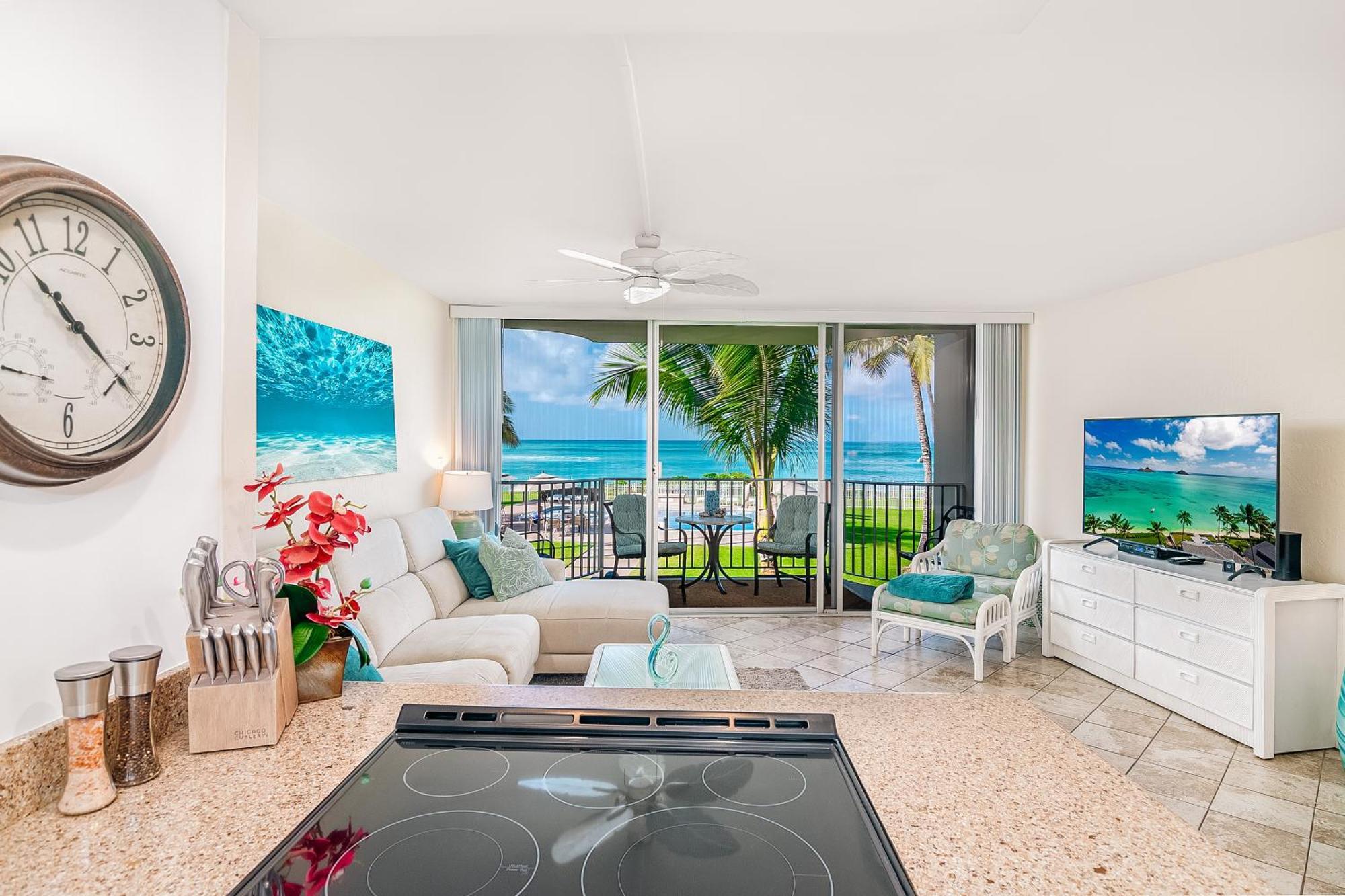 ***serendipity On The Moana - & Oceanfront - Great For Work & Play!*** Waianae